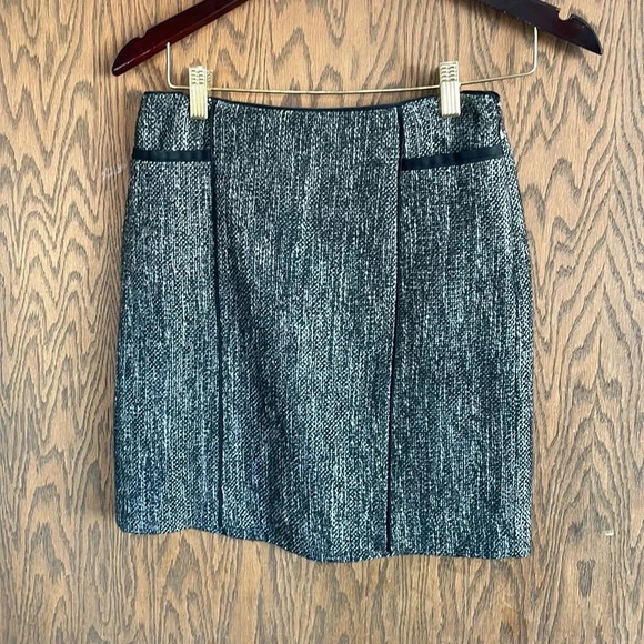 WHBM Tweed Skirt‎ 00 - Picture 1 of 4